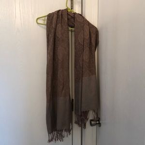 Long, mauve scarf